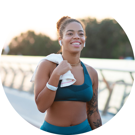 wellness_roundthumbnail Woman with towel